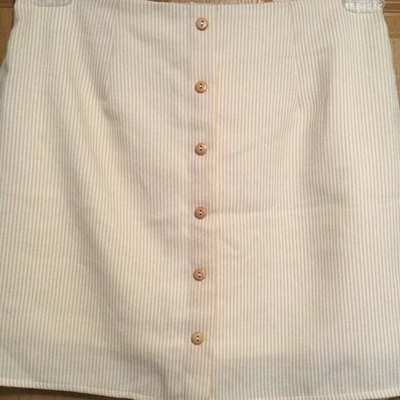 Yellow And White Striped Seersucker Mini Skirt With Button Detailing - Picture 4 of 8